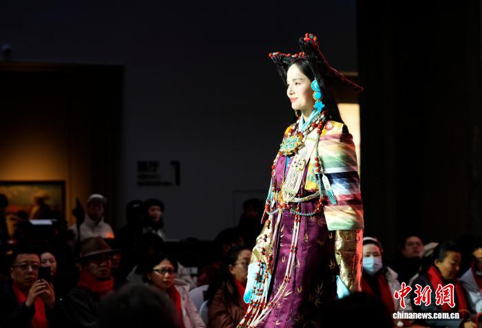 西藏拉萨举办2026年拉萨新年服饰秀活动