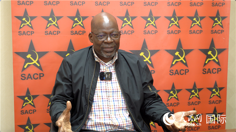 南非共产党总书记索利 马派拉接受人民网记者采访。人民网 刘畅摄