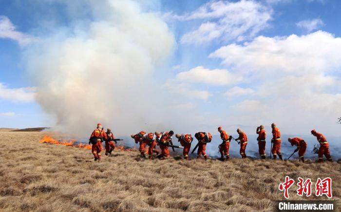 四川红原2·12火灾系牧民吸烟引发2000公顷草原过火