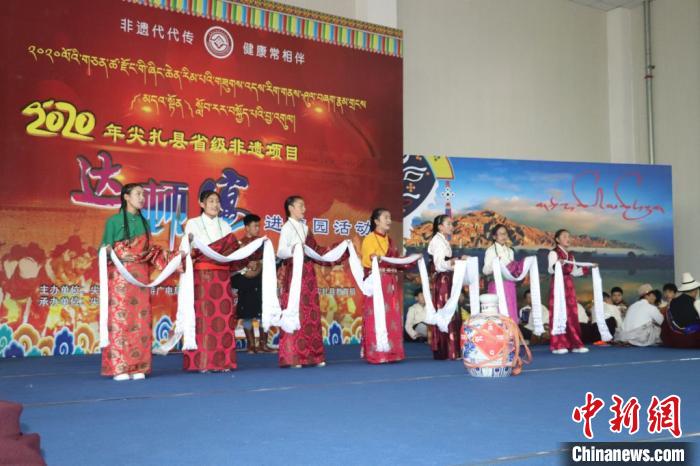 中国“五彩神箭之乡”：藏族学子演绎民俗冀在传承
