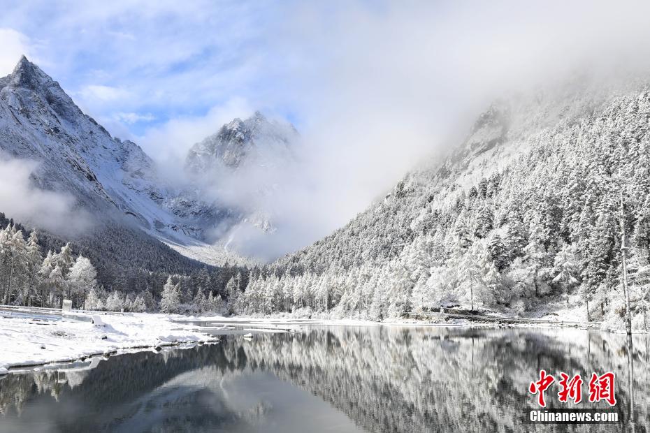 四川毕棚沟雪景美如仙境