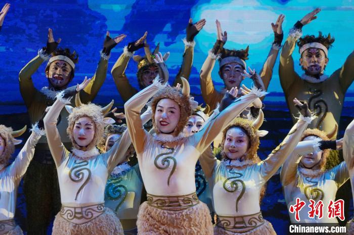 图为原创儿童京歌音乐剧《藏羚羊》演出现场。 马铭言 摄