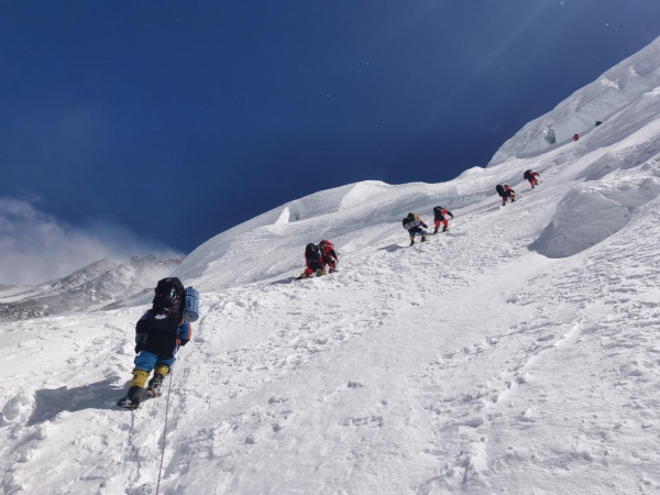 “中国当代徐霞客”两次登顶世界最高峰 汝志刚： 珠峰让我悄悄登上她的肩头