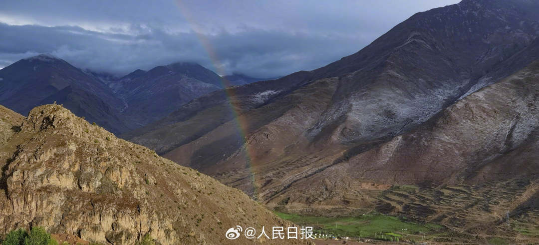 接好运！青藏高原现巨大彩虹桥