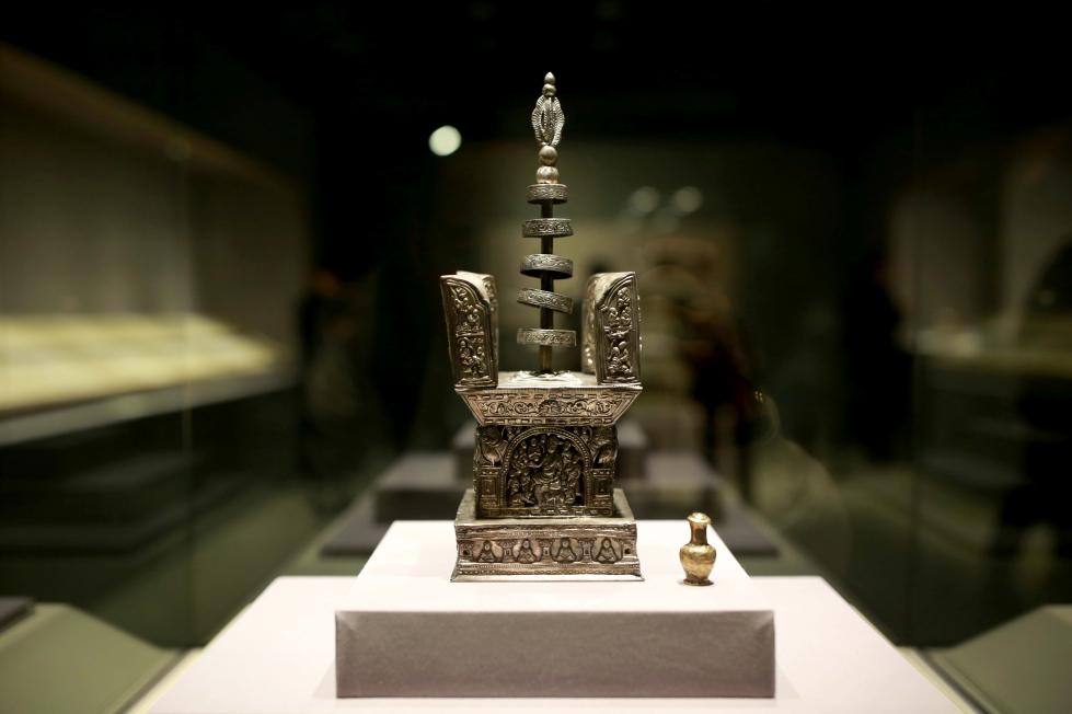 银鎏金阿育王塔.jpg 银鎏金阿育王塔.jpg