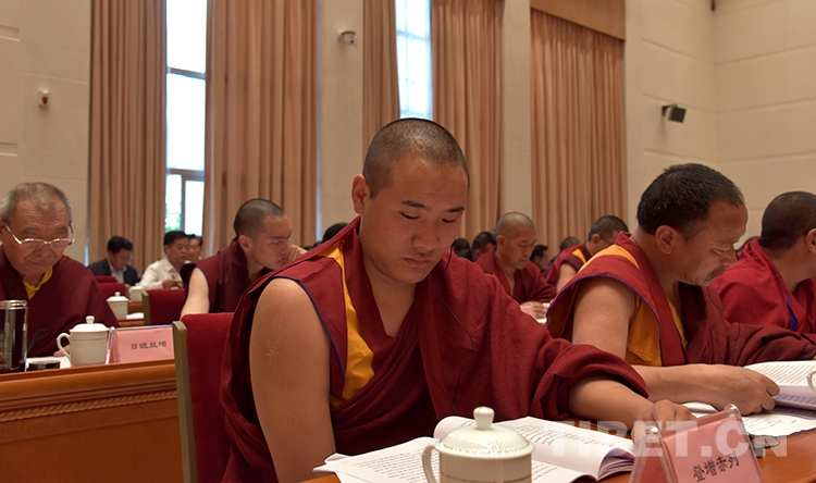 Hochgebildete Monche Des Tibetischen Buddhismus Die Reinkarnation Des Rinpoche Muss Nach Den Gesetzen Und Regeln Stattfinden China Tibet Online