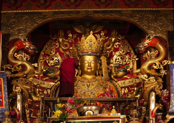 1、缠龙柱 现代重修 采集于西藏山南市扎囊县桑耶寺 范久辉摄.jpg