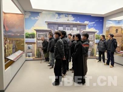 参观.jpg 参观.jpg